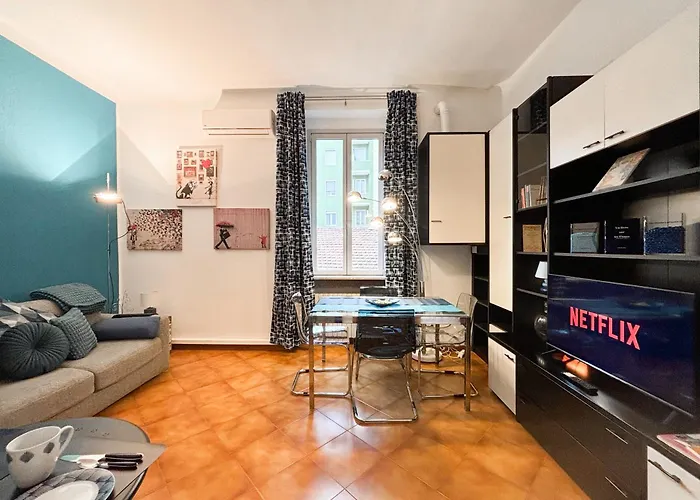 Elegant Three-Room Apartment In Porta Romana