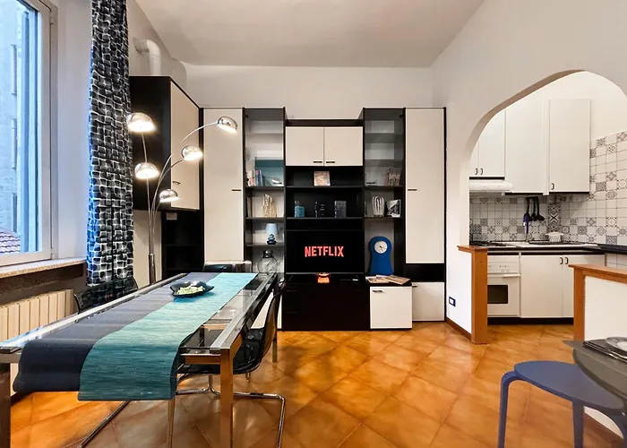 Elegant Three-Room Apartment In Porta Romana